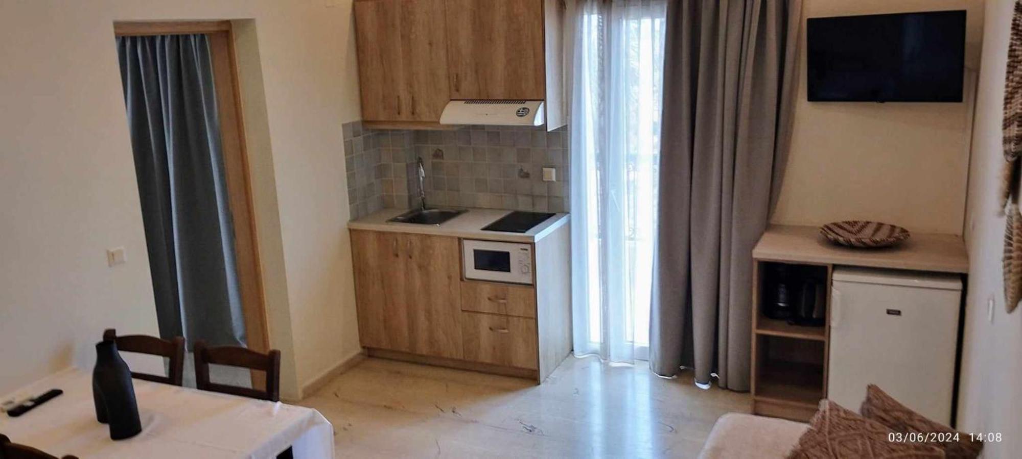 Lofos Apartments Принос Екстериор снимка